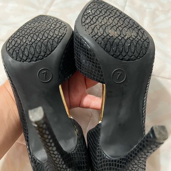 Faux Snakeskin Black Heels - Picture 5 of 7